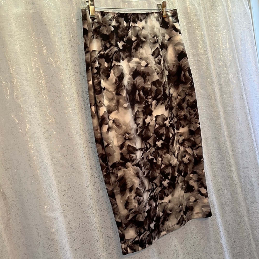 Black & white pencil skirt